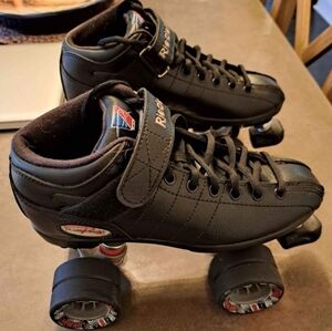 Riedell R3 Cayman Indoor Skates Size 6 Color: Black